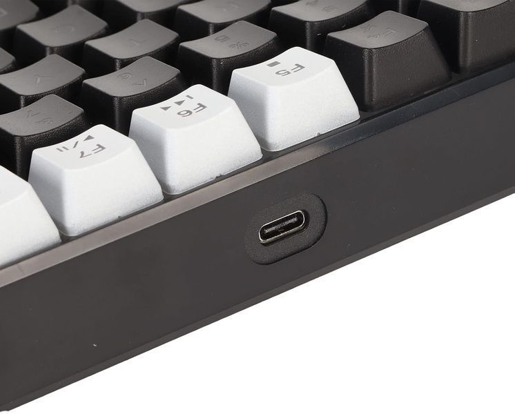 Эргономичная проводная игровая клавиатура (84 клавиши с RGB-подсветкой)